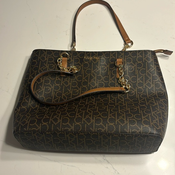 Calvin Klein purse - Picture 1 of 4